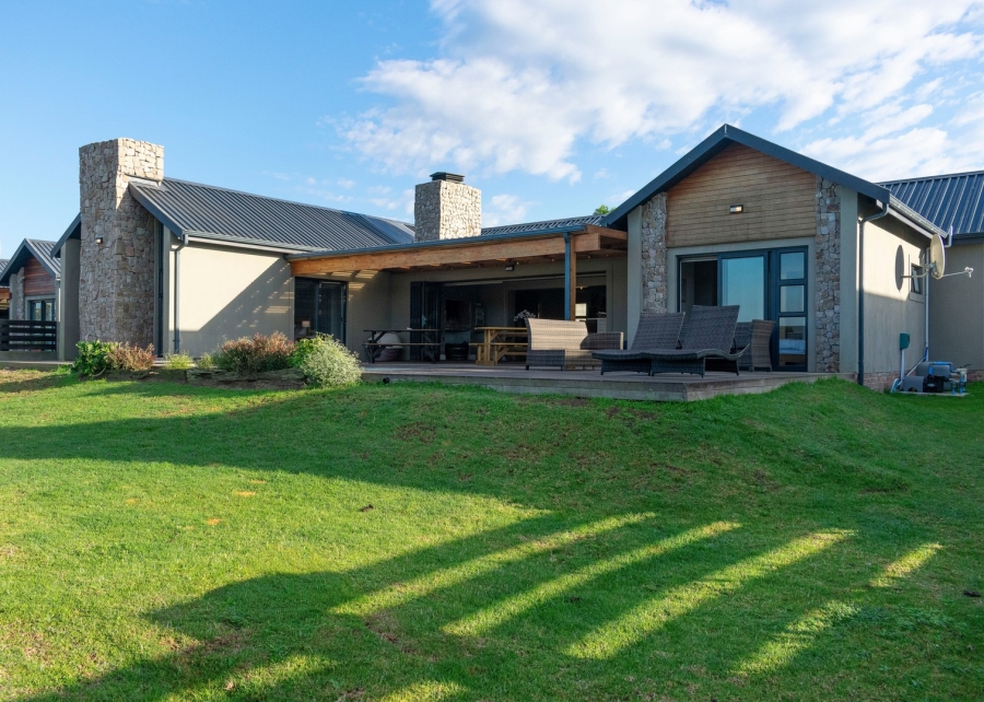 4 Bedroom Property for Sale in Kragga Kamma Eastern Cape